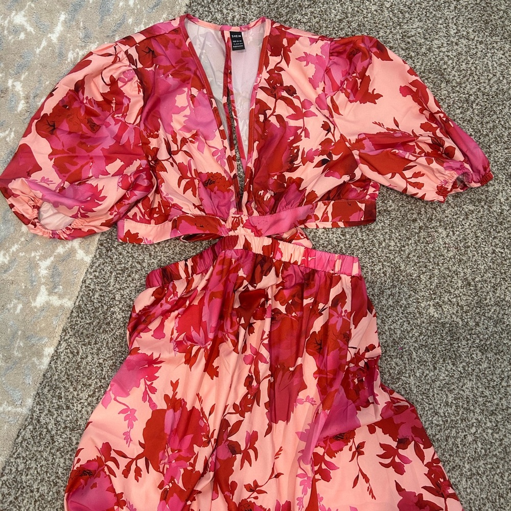 *NEW* ✨STUNNING✨ SHEIN All-over Floral Print Cut Out Puff Sleeve Dress